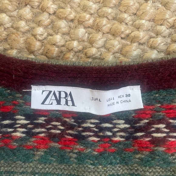 Zara Festive Knit Sweater Vest size L but more like S - Picture 2 of 3